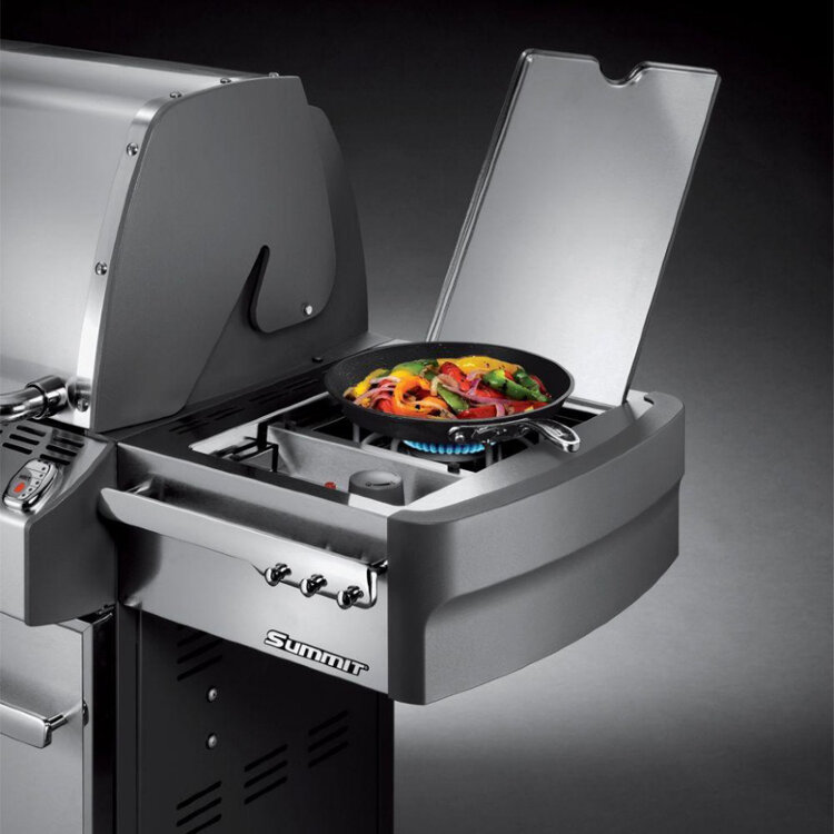 Weber Summit S 670